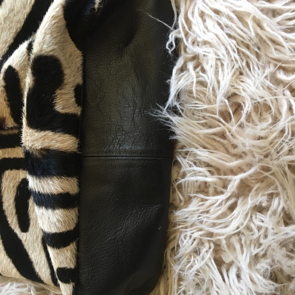 Animal Print Tote Black & White Bag/Purse - Picture 10 of 15